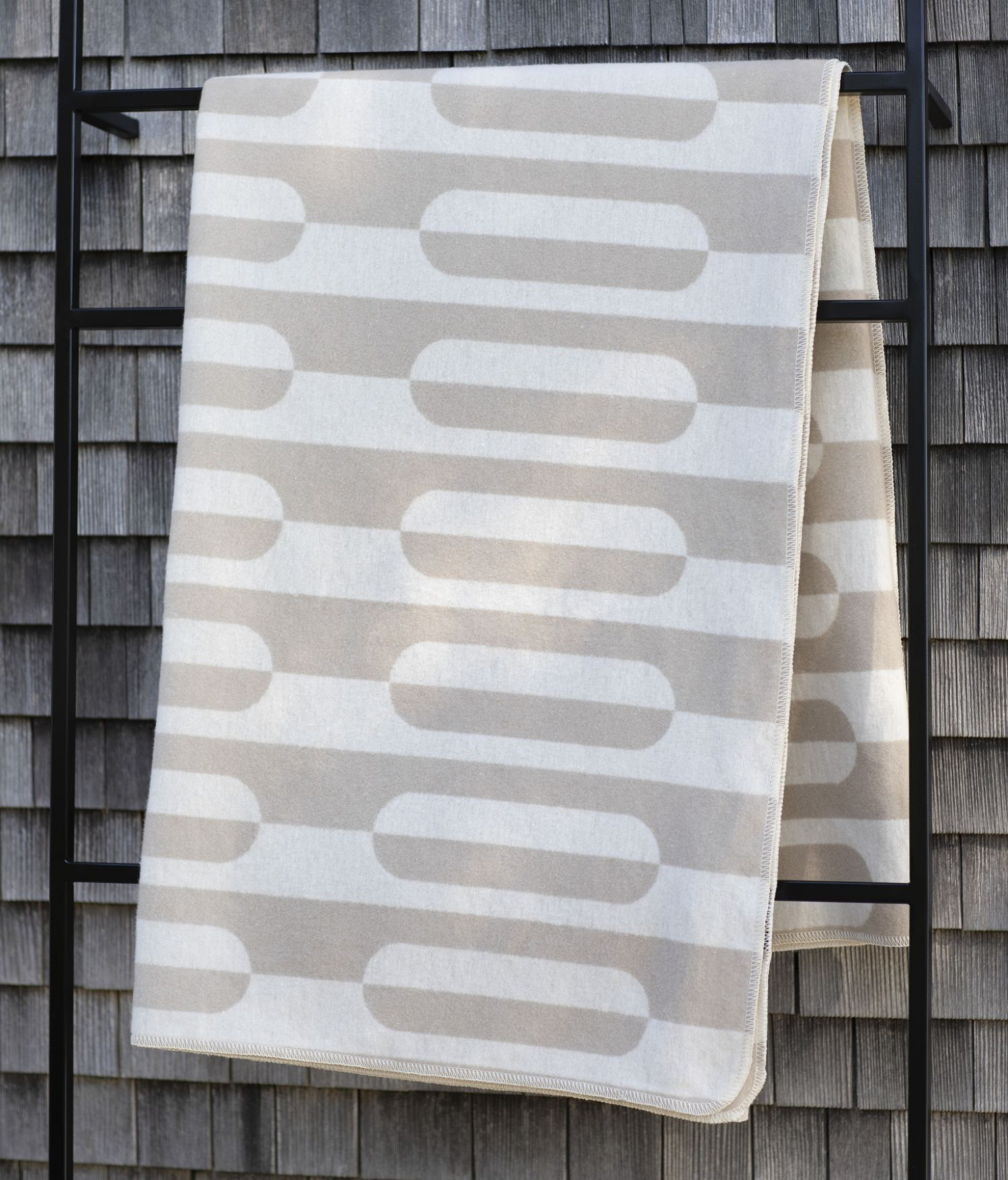 David Fussenegger Wohndecke Silvretta 'Ellipsa' 140 x 200 cm Natur- Beige