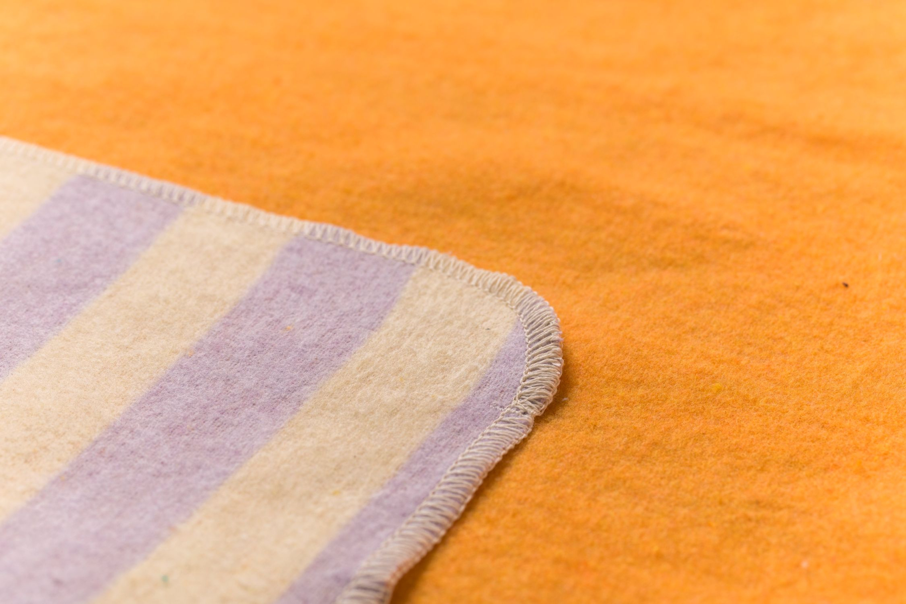 David Fussenegger Wohndecke Silvretta 'Pyjamaparty' 140 x 200 cm Hellviola- Lila