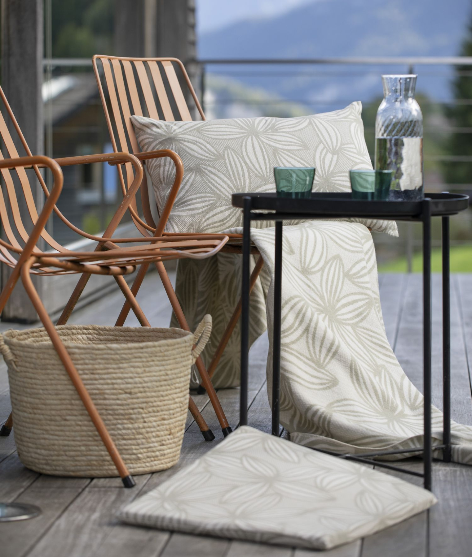 David Fussenegger Wohndecke Silvretta 'Linea Flora' 140 x 200 cm Salbei- Grün