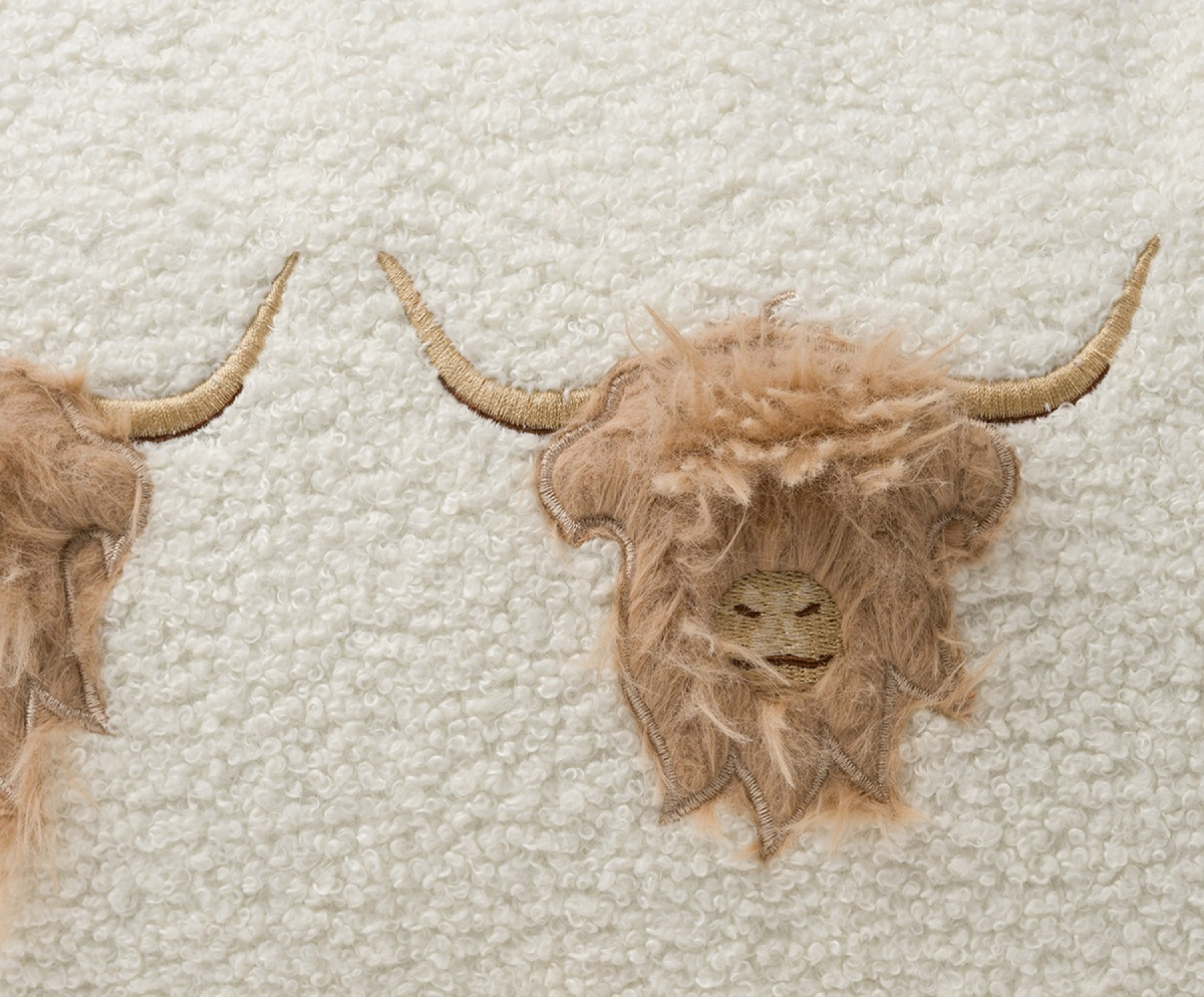 Gözze gefülltes Kissen 'Stierköpfe' 30 x 50 cm Beige