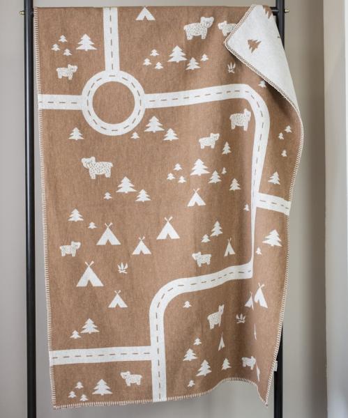 David Fussenegger Kinderdecke Lili 'Camping Straße' 100 x 140 cm Braun